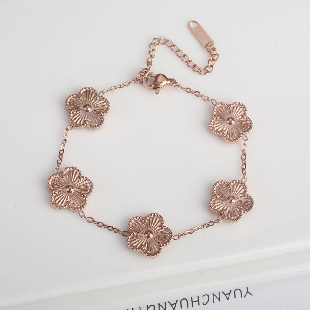 Hot Sale Stainless Steel Laser Five Leaf Flower Petal Adjustable Clover Bracelet Classic for Woman Girl Brand Jewelry Party Gift